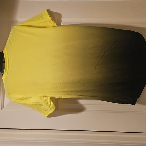 Puma Men's Gradient Tee in Yellow and Black sz Medium - Picture 4 of 8